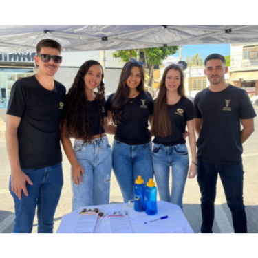 ALUNOS DE ADMINISTRAÇÃO E CIÊNCIAS CONTÁBEIS REALIZAM BLITZ FINANCEIRA