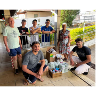 ALUNOS RECOLHEM DOAÇÕES PARA A CASA DE REPOUSO DA SOCIEDADE SÃO VICENTE DE PAULO EM PAINS