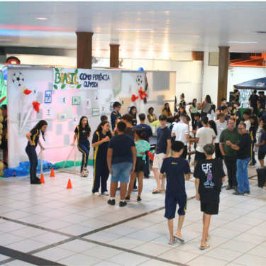 COLÉGIO UNIFOR RECEBE PÚBLICO PARA FEIRA CULTURAL