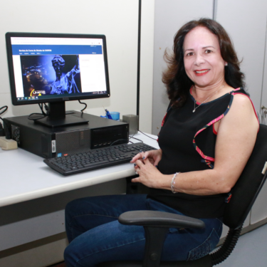 PROFESSORA DO CENTRO UNIVERSITÁRIO CONCLUI DOUTORADO