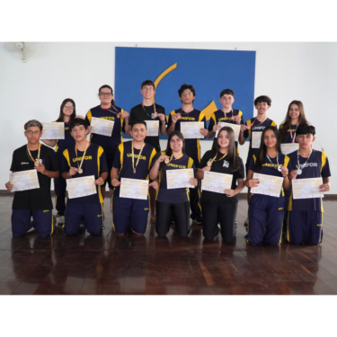ALUNOS DO COLÉGIO UNIFOR RECEBEM MEDALHAS DA OLIMPÍADA BRASILEIRA DE ASTRONOMIA E ASTRONÁUTICA