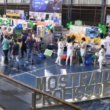 UNIFOR-MG RECEBE ALUNOS DO ENSINO MÉDIO PARA MOSTRA DE PROFISSÕES 2024