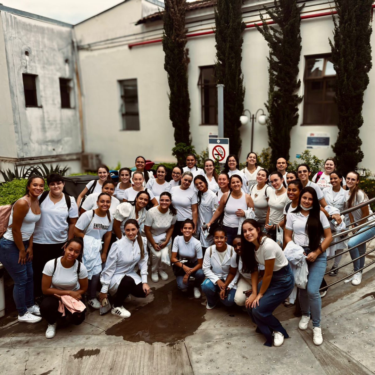 ALUNOS DE ENFERMAGEM VISITAM A SANTA CASA DE MISERICÓRDIA DE PASSOS