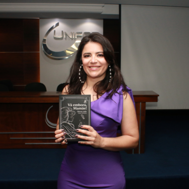 LANÇAMENTO DO LIVRO “VÁ EMBORA, MAMÃE!” RECEBE PÚBLICO NO UNIFOR-MG