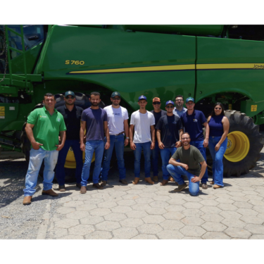 ALUNOS DE ENGENHARIA AGRONÔMICA PARTICIPAM DE SEGUNDA AULA PRÁTICA DE MÁQUINAS E MECANIZAÇÃO AGRÍCOLA