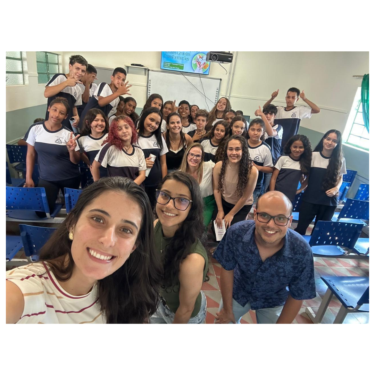 ALUNOS DO CURSOS DE ENFERMAGEM E FISIOTERAPIA LEVAM PALESTRA SOBRE AUTOCUIDADO PARA ESCOLA DE CÓRREGO FUNDO