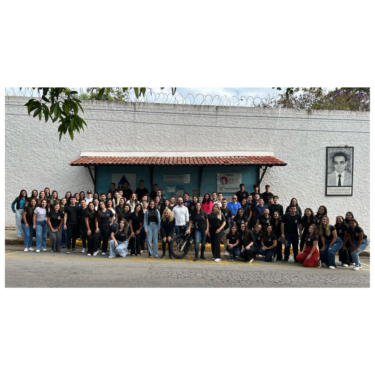 ALUNOS DE DIREITO DO UNIFOR-MG VISITAM A PENITENCIÁRIA DE FORMIGA E A APAC DE ITAÚNA