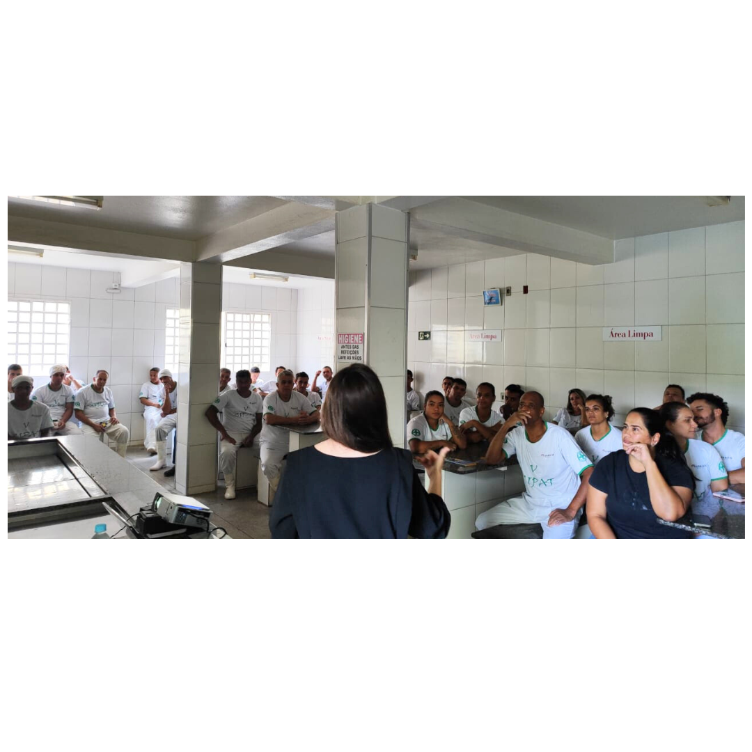 UNIFOR-MG PARTICIPA DA SIPAT DO FRIGORÍFICO FORMIGÃO COM PALESTRA SOBRE FINANÇAS PESSOAIS