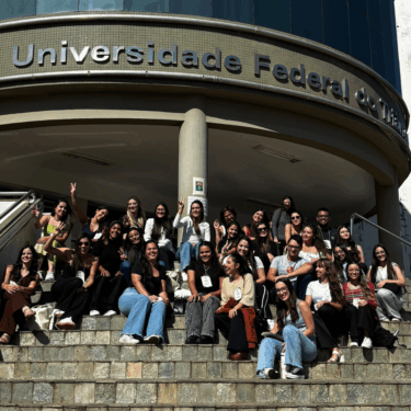 ALUNOS DE BIOMEDICINA DO UNIFOR-MG PARTICIPAM DO XX ENCONTRO MINEIRO DE BIOMEDICINA EM UBERABA