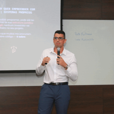 UNIFOR-MG PROMOVE PALESTRA SOBRE EMPREENDEDORISMO PARA ALUNOS DE CIÊNCIA DA COMPUTAÇÃO