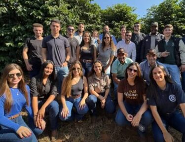ALUNOS DE ENGENHARIA AGRONÔMICA DO UNIFOR-MG PARTICIPAM DO “TRILHA DO AGRO”