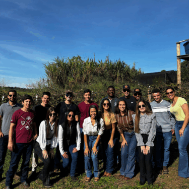 ALUNOS DE ENGENHARIA AGRONÔMICA REALIZAM VISITA TÉCNICA À CASA DE VINHOS COELHO E SOARES