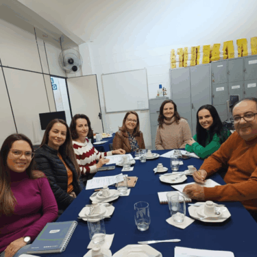 PIBID REALIZA REUNIÃO DE ENCERRAMENTO DO SEMESTRE COM SUPERVISORES E EQUIPE INSTITUCIONAL