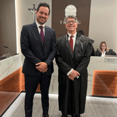 PRESIDENTE DA FUOM PRESTIGIA POSSE DO NOVO JUIZ EFETIVO DO TRE-MG