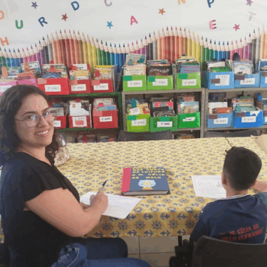 PIBID DE PEDAGOGIA DO UNIFOR-MG IMPULSIONA FLUÊNCIA LEITORA COM O PROJETO “NAS ONDAS DA LEITURA”