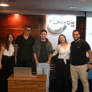 SEMINFO.EXT 2025 APROXIMA ESTUDANTES DAS TENDÊNCIAS DE MERCADO DE T.I.