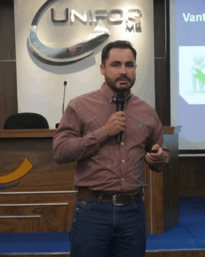 VII SEMANA ACADÊMICA DA MEDICINA VETERINÁRIA DO UNIFOR-MG REÚNE EGRESSOS E PROMOVE CONHECIMENTO PRÁTICO AOS ALUNOS