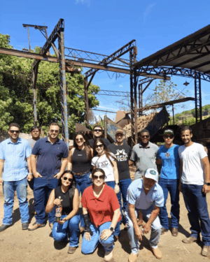 ALUNOS DE ENGENHARIA AGRONÔMICA DO UNIFOR-MG PARTICIPAM DE AULA PRÁTICA NA FAZENDA E ALAMBIQUE FESTIMINAS