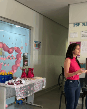 OUTUBRO ROSA: ALUNOS DE ENFERMAGEM DO UNIFOR-MG REALIZAM AÇÃO NA UBS SOUSA E SILVA