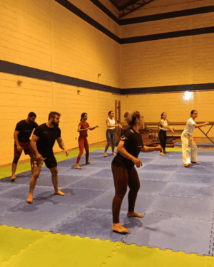 AULA PRÁTICA DE ESPORTES DE LUTA MOBILIZA ALUNOS DO CURSO DE EDUCAÇÃO FÍSICA EAD DO UNIFOR-MG