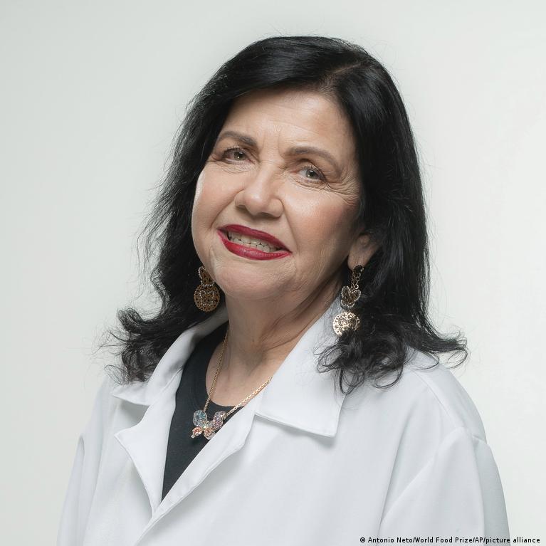 GANHADORA DO “NOBEL DA AGRICULTURA” É A ENTREVISTADA DA ATUAL EDIÇÃO DA REVISTA CONEXÃO CIÊNCIA DO UNIFOR-MG