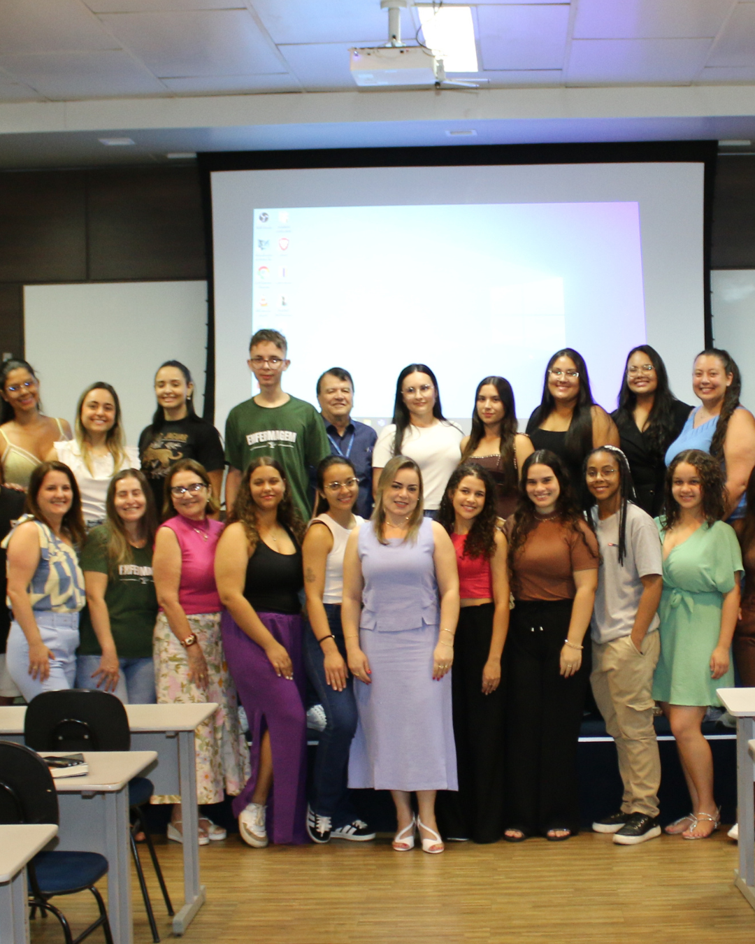 ALUNOS CELEBRAM 25 ANOS DO CURSO DE ENFERMAGEM DO UNIFOR-MG COM NOITE DE CINEMA