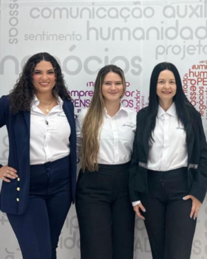 PROFESSORA E ALUNAS DO UNIFOR-MG DESENVOLVEM PLATAFORMA PARA CONECTAR UNIVERSITÁRIOS AO MERCADO DE TRABALHO