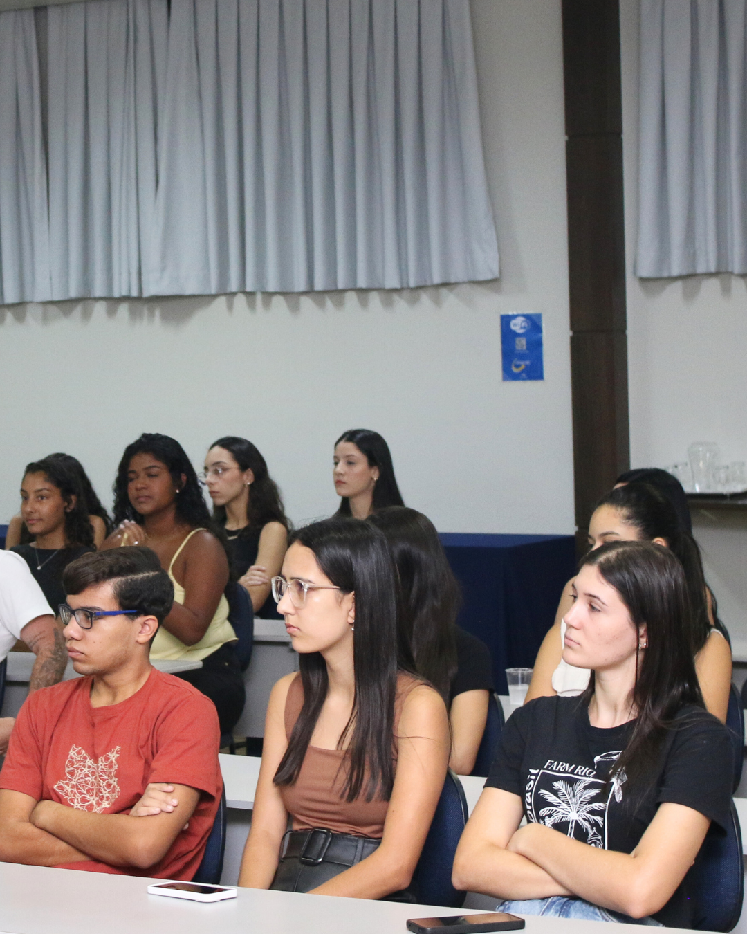 ALUNOS DOS CURSOS DE ADMINISTRAÇÃO E CIÊNCIAS CONTÁBEIS PARTICIPAM DE AULA INAUGURAL