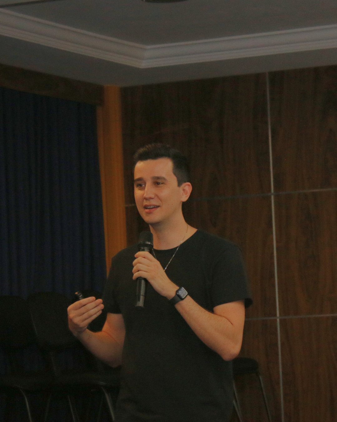 ALUNOS DE CIÊNCIA DA COMPUTAÇÃO DO UNIFOR-MG PARTICIPAM DE PALESTRA SOBRE OS DESAFIOS E FUTURO DA COMPUTAÇÃO